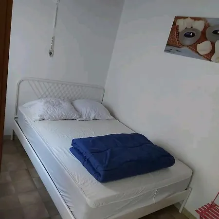 Rez-de-chaussee A Proximite De La Apartman