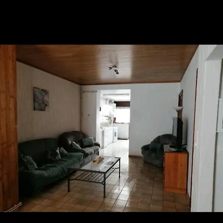 Rez-de-chaussee A Proximite De La