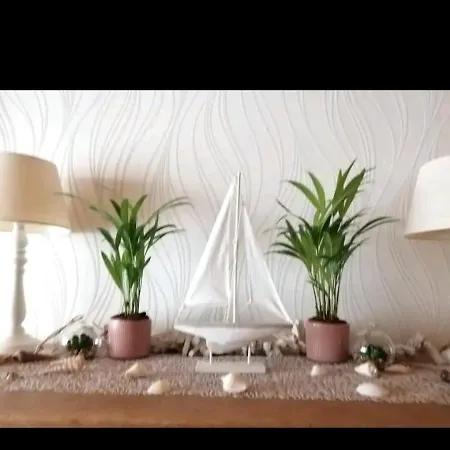 Rez-de-chaussee A Proximite De La