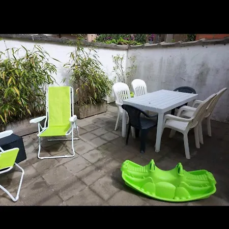 Rez-de-chaussee A Proximite De La