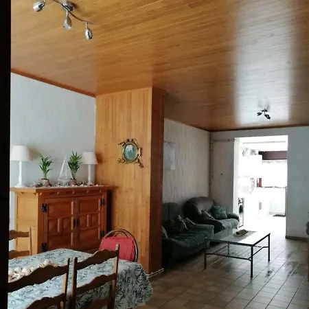 Rez-de-chaussee A Proximite De La