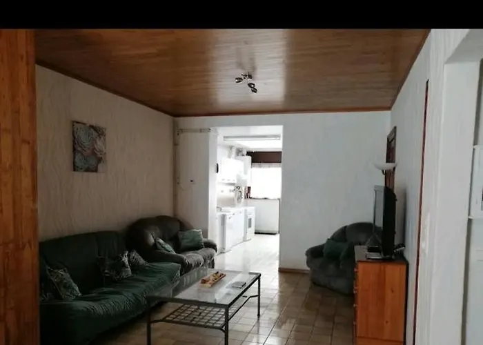 Rez-de-chaussee A Proximite De La