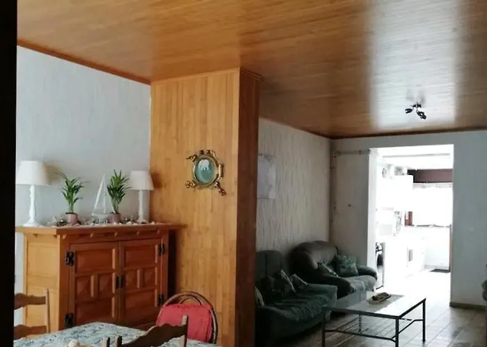 Rez-de-chaussee A Proximite De La